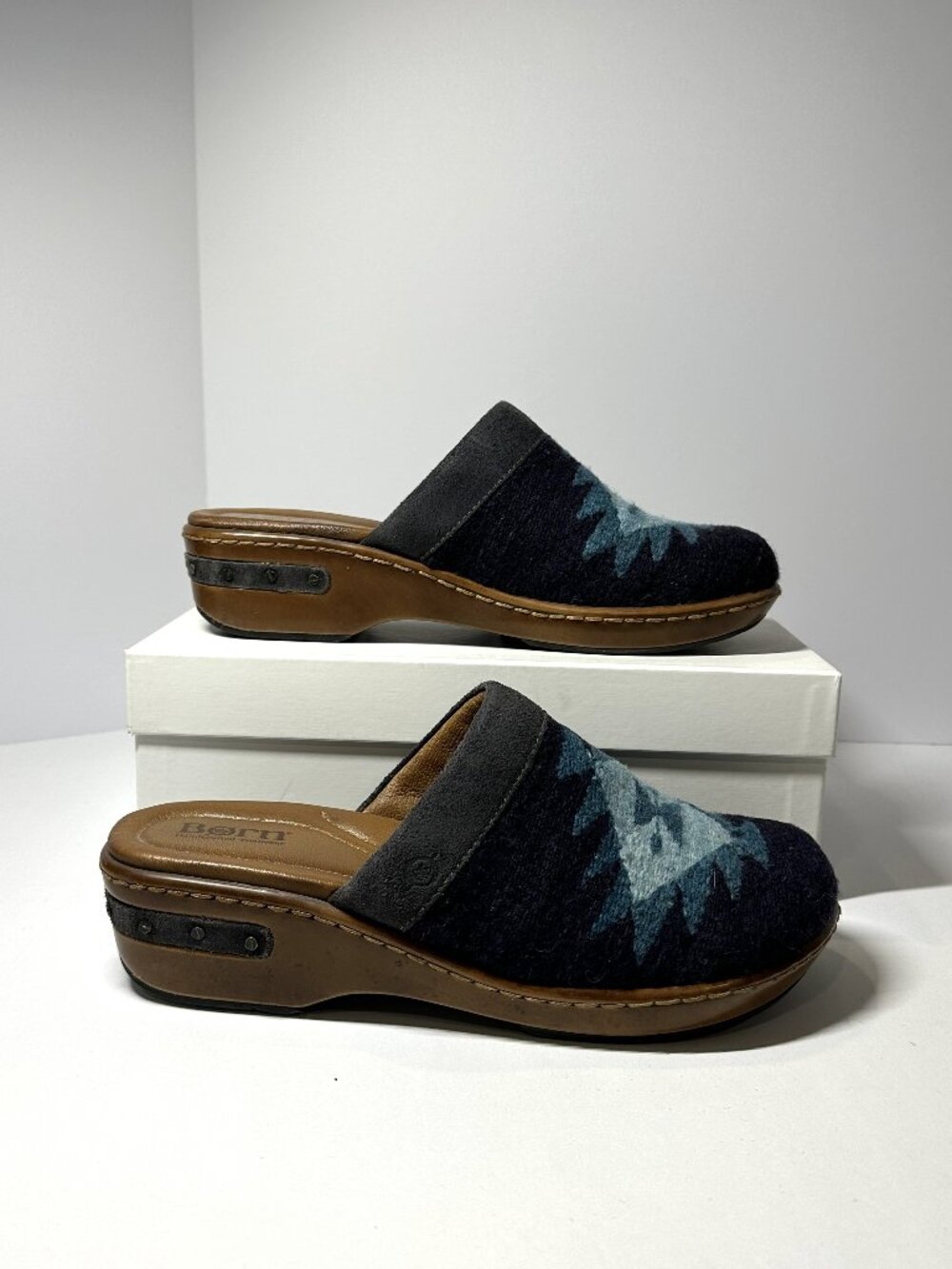 Born Bandy Blanket Clogs - Picture 6 of 8